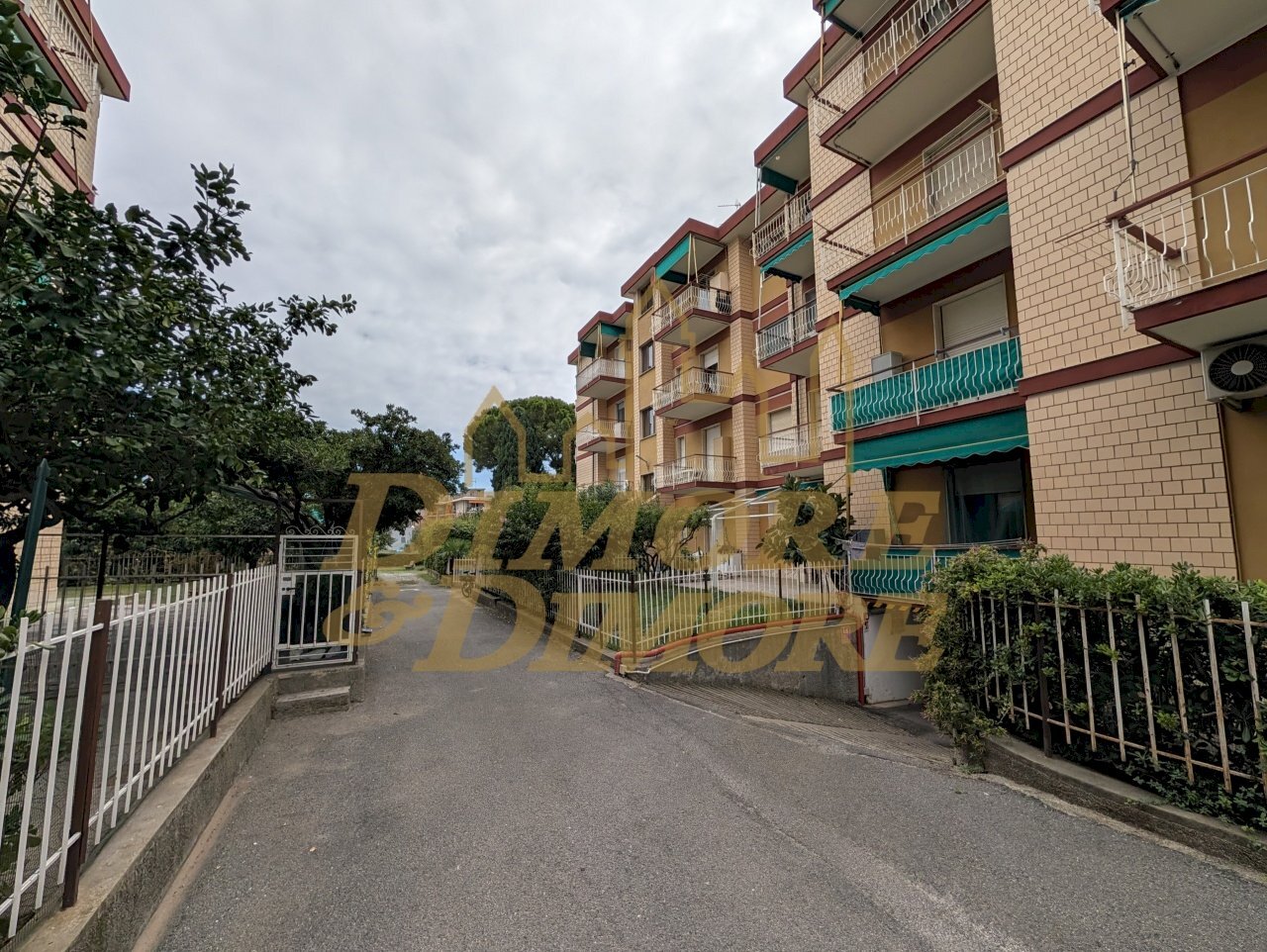 PG238-trilocale-ceriale-esterno.jpg - Appartamento Via Cappelletta II 51, Ceriale - foto 1