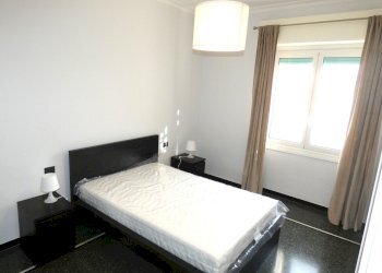 camera da letto - Appartamento Via Magnaghi, Genova (zona Foce) - foto 15