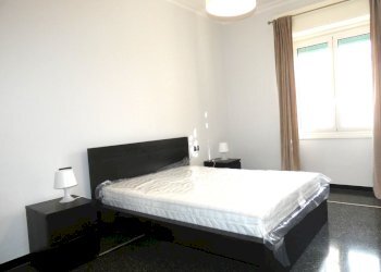 camera da letto - Appartamento Via Magnaghi, Genova (zona Foce) - foto 17