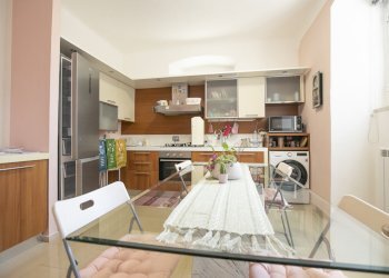 cucina - Appartamento Piazza Manin, Genova (zona Castelletto) - foto 4