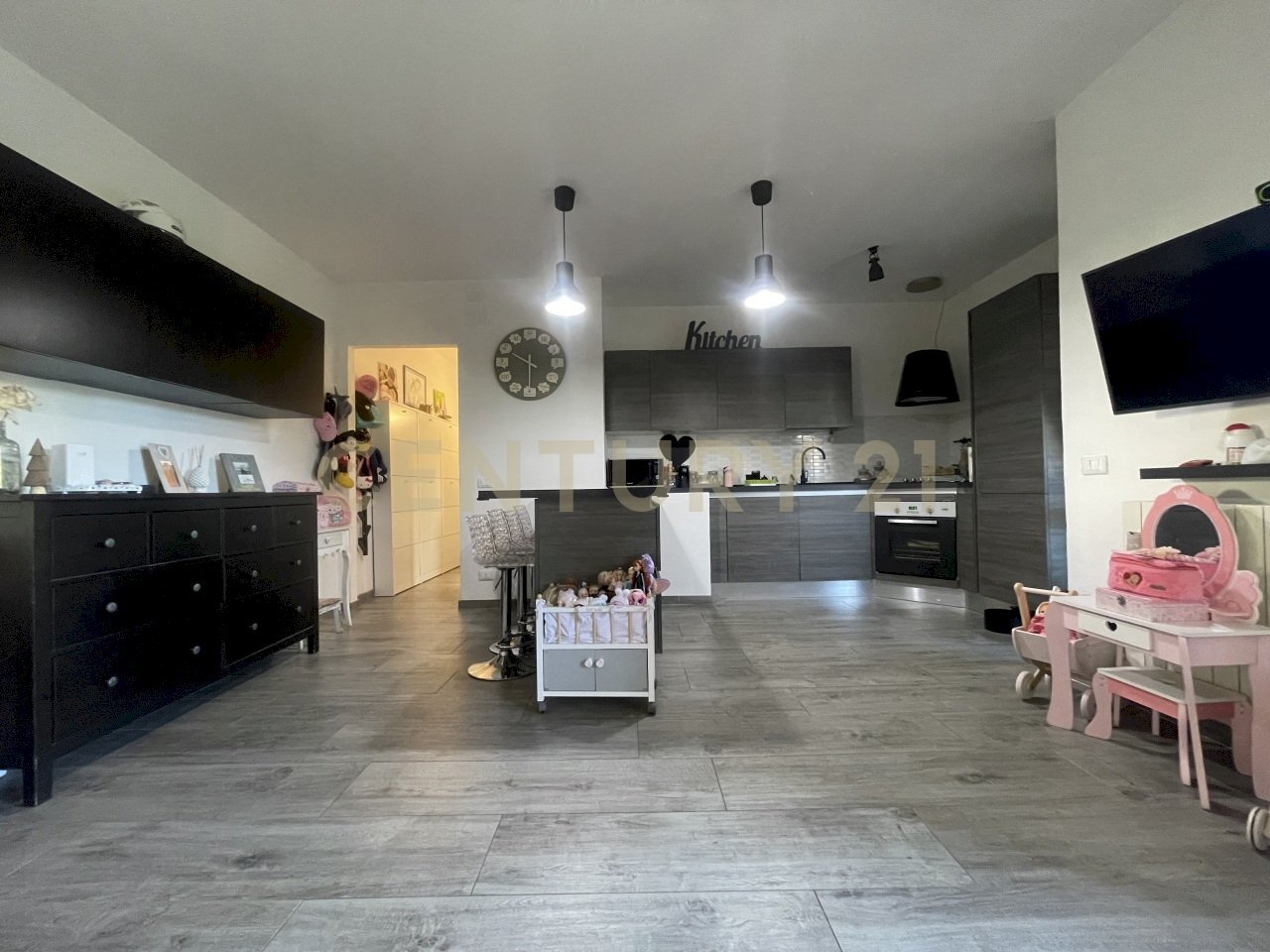SALA CON CUCINA A VISTA - Appartamento Via Mario Cerulli, Orbetello - foto 1