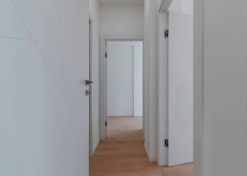 Three-room apartment Via Don Giovanni Minzoni, Bologna (neighborhood Centro Storico) - photo 9