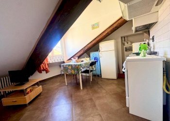 One-room apartment Via Sant'Anselmo, Torino (neighborhood San Salvario) - photo 8