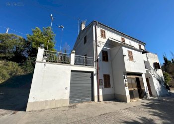 Foto 2 - Rustico Contrada San Giovanni
 
67, Montefiore dell'Aso - foto 2