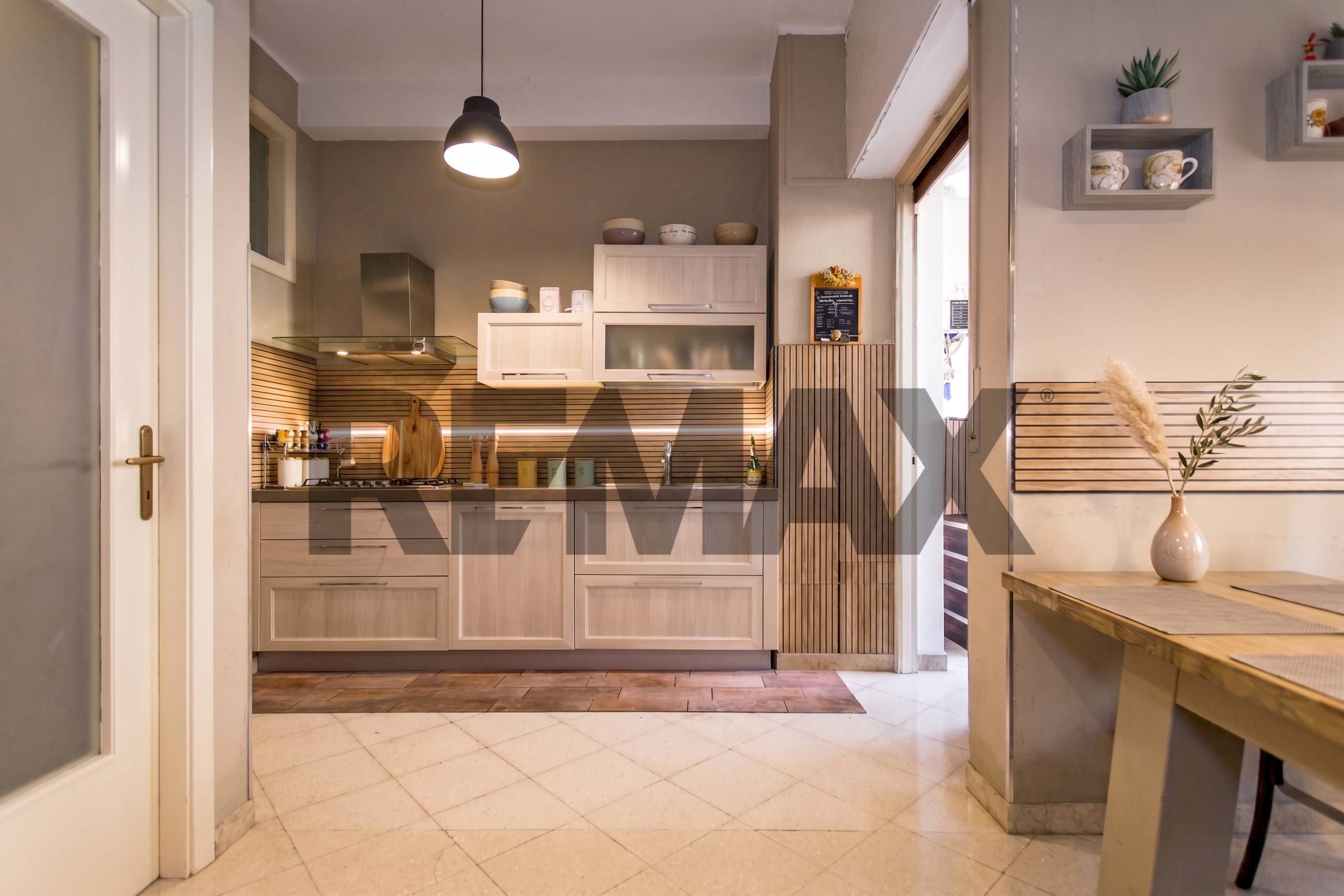 Cucina - Quadrilocale Via Emanuele Notarbartolo
 
13a, Palermo - foto 1