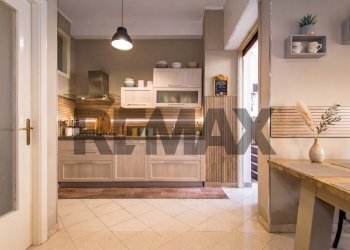 Cucina - Quadrilocale Via Emanuele Notarbartolo
 
13a, Palermo - foto 1
