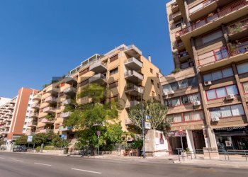 Edificio all\'aperto - Quadrilocale Via Emanuele Notarbartolo
 
13a, Palermo - foto 4