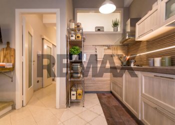 Cucina - Quadrilocale Via Emanuele Notarbartolo
 
13a, Palermo - foto 5