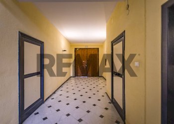 Hall / corridoio - Quadrilocale Via Emanuele Notarbartolo
 
13a, Palermo - foto 12