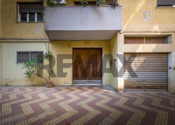 Edificio all\'aperto - Quadrilocale Via Emanuele Notarbartolo
 
13a, Palermo - foto 16