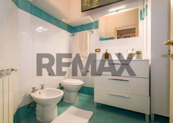 Bagno - Quadrilocale Via Emanuele Notarbartolo
 
13a, Palermo - foto 23