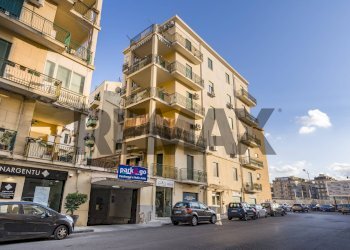 Edificio all\'aperto - Trilocale Via Rapisardi
 
96, Palermo - foto 1