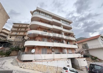 Edificio all\'aperto - Quadrilocale Via Provinciale
 
46, Monreale - foto 1