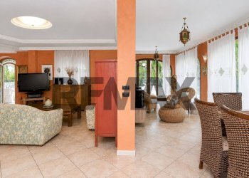 Sala da pranzo - Villa Via Nuova
 
150, Acireale - foto 31