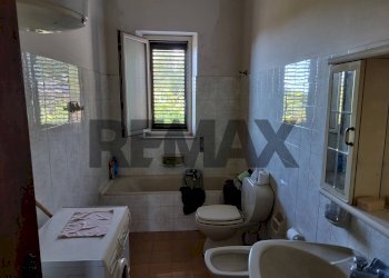 Bagno - Semi-detached house Via Cacocciola
 
16, Milo - photo 5