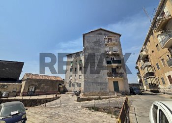 Edificio all\'aperto - Trilocale Via Acquicella
 
64, Catania - foto 2