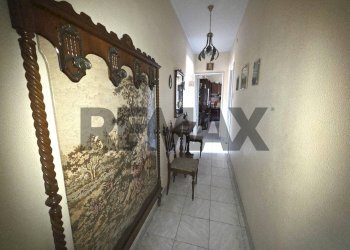 Hall / corridoio - Trilocale Via Acquicella
 
64, Catania - foto 7