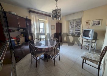Sala da pranzo - Trilocale Via Acquicella
 
64, Catania - foto 11