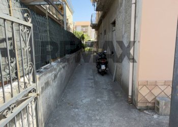 Edificio all\'aperto - Quadrilocale Via Tevere
 
22, Giardini-Naxos - foto 4