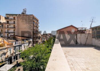 Edificio all\'aperto - Appartamento Via Plebiscito
 
293, Catania - foto 40