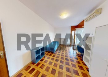 Camera / camera da letto - Terreno non edificabile Via Passo Rolle
53, Milano - foto 2