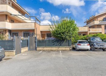 Edificio all\'aperto - Trilocale Via Di Castel di Leva
298z, Roma - foto 40
