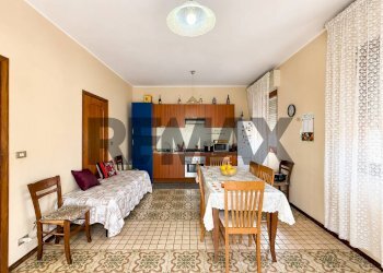 Sala da pranzo - Quadrilocale Corso Messina
 
7, Giarre - foto 7