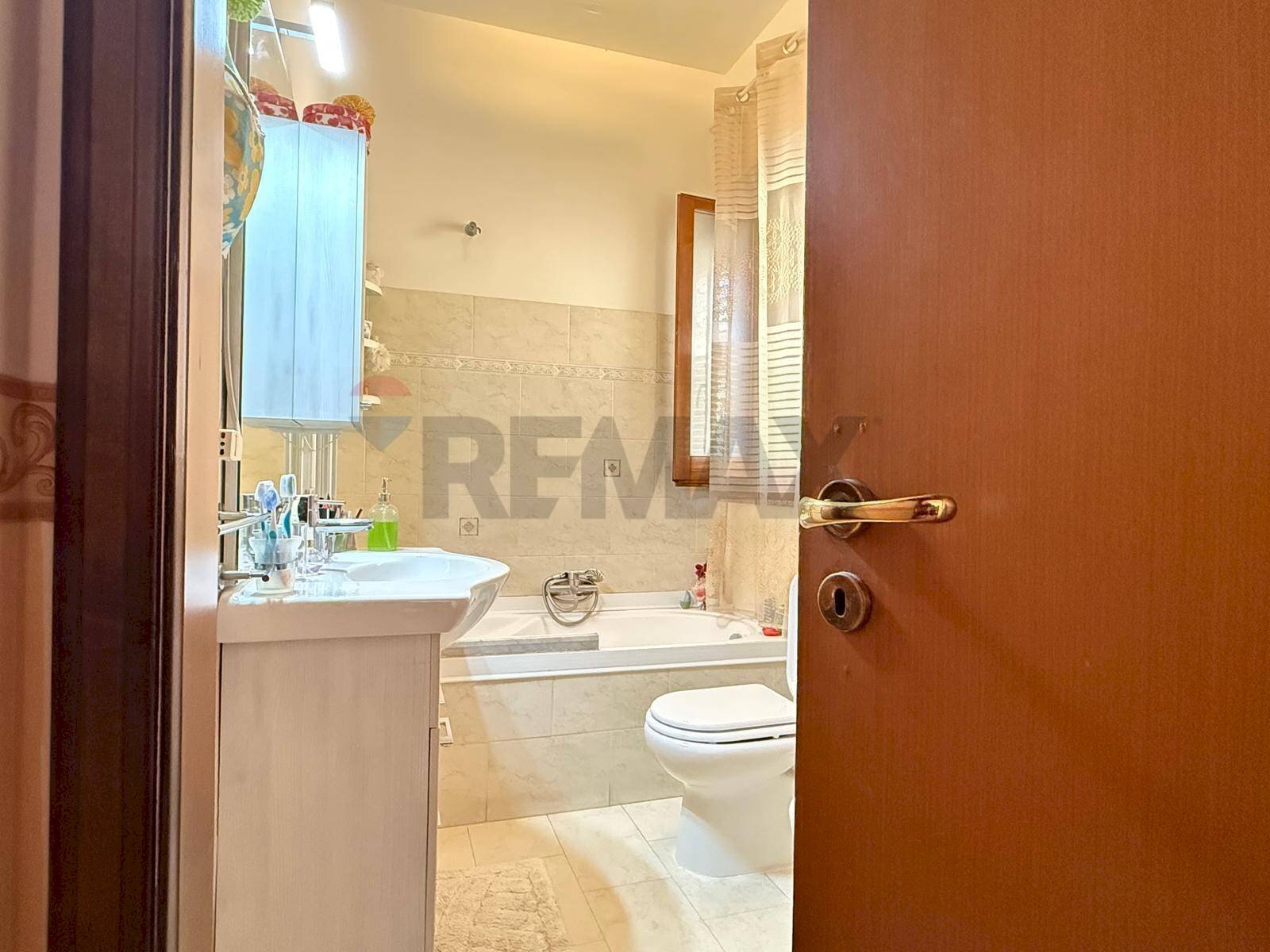 Bagno - Trilocale via san francesco d'assisi
10, Riposto - foto 3