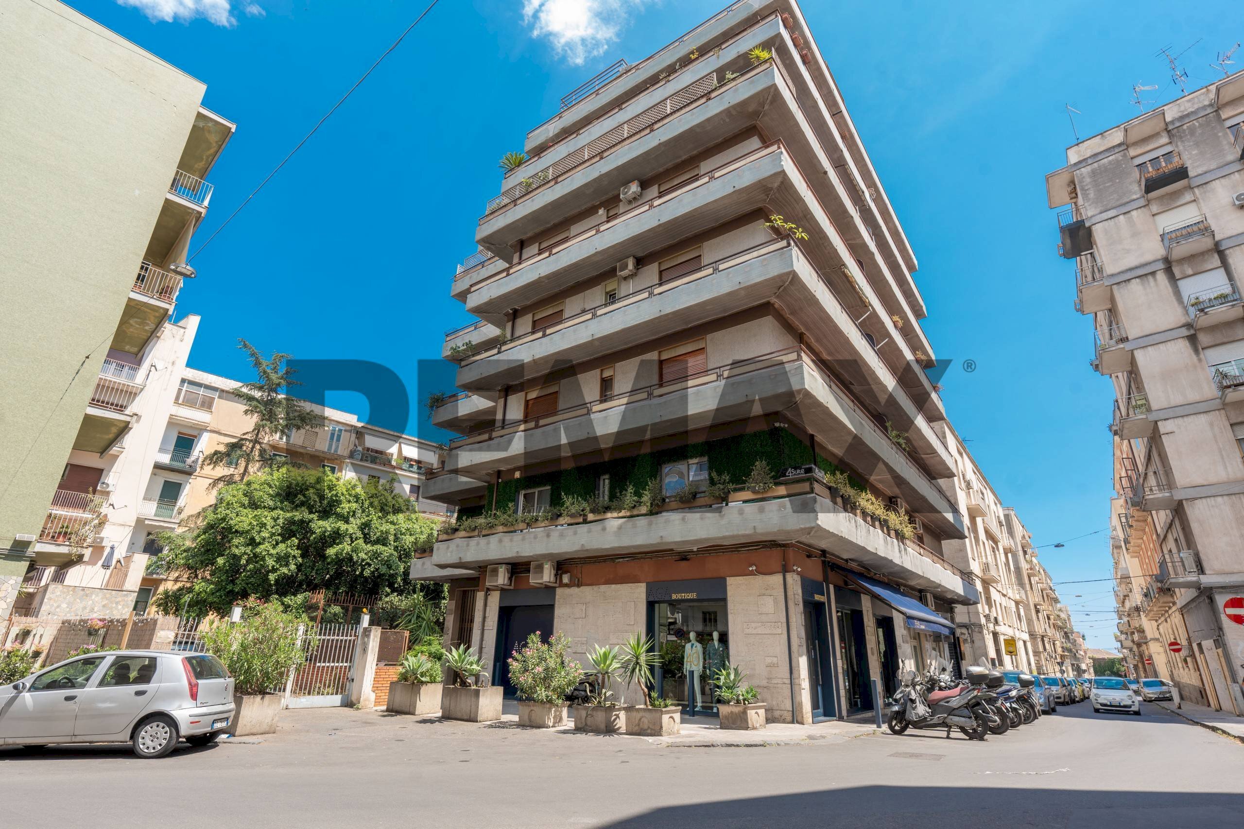 Edificio all\'aperto - Quadrilocale Via Vecchia Ognina
 
80, Catania - foto 1