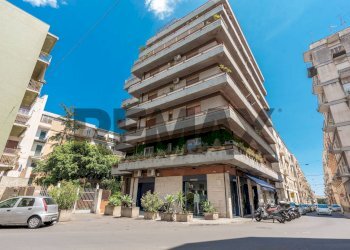 Edificio all\'aperto - Quadrilocale Via Vecchia Ognina
80, Catania - foto 1