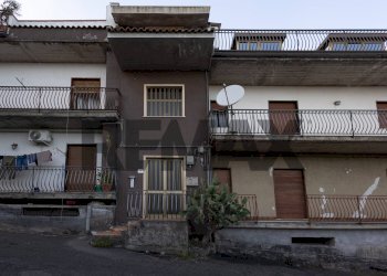 Edificio all\'aperto - Attico via Fossazza
14, Zafferana Etnea - foto 1