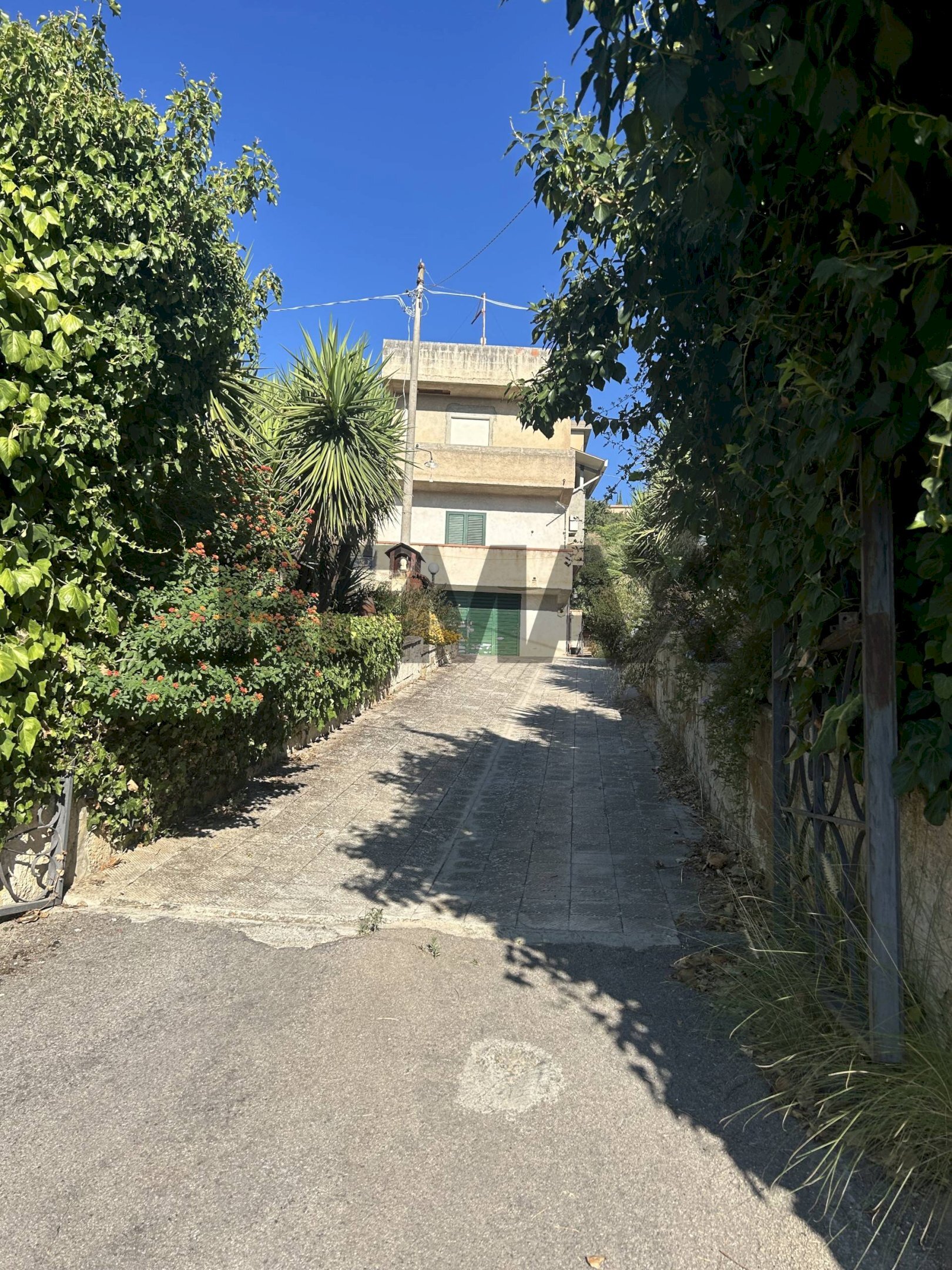 Edificio all\'aperto - Casa semi indipendente Via Stazzone
 
41, Caltanissetta - foto 1