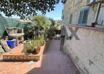 Terrazza - Casa semi indipendente Via Stazzone
 
41, Caltanissetta - foto 11