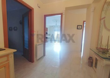 Hall / corridoio - Quadrilocale VIA BADALA'
 
55, Fiumefreddo di Sicilia - foto 3