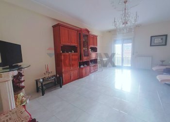 Soggiorno - Quadrilocale VIA BADALA'
 
55, Fiumefreddo di Sicilia - foto 11