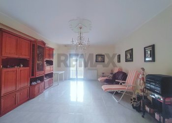 Soggiorno - Quadrilocale VIA BADALA'
 
55, Fiumefreddo di Sicilia - foto 12