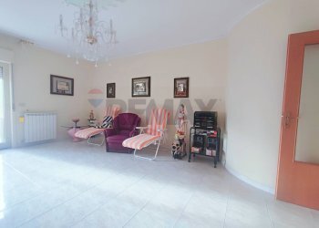 Soggiorno - Quadrilocale VIA BADALA'
 
55, Fiumefreddo di Sicilia - foto 14