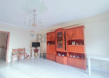 Soggiorno - Quadrilocale VIA BADALA'
 
55, Fiumefreddo di Sicilia - foto 15