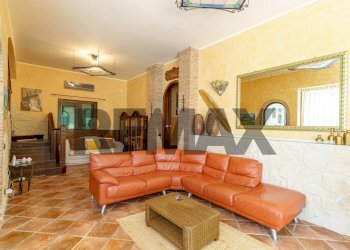 Sala da pranzo - Villa Via Cozzarelle
 
95, Trecastagni - photo 15