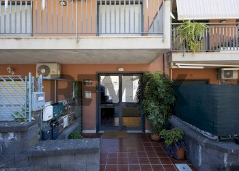 Edificio all\'aperto - Bilocale via delle fornaci
 
2, Giardini-Naxos - foto 3