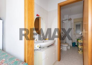Bagno - Bilocale via delle fornaci
 
2, Giardini-Naxos - foto 10