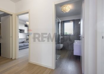 Hall / corridoio - Three-room apartment piazza del linificio
 
2, Vimercate - photo 9