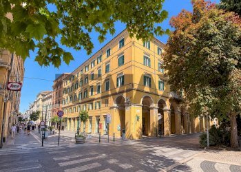 Edificio all\'aperto - Bilocale Piazza Cavour
 
2, Ancona - foto 4