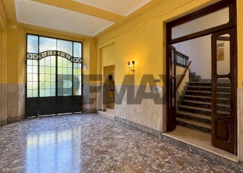 Ricezione / Lobby - Bilocale Piazza Cavour
 
2, Ancona - foto 6