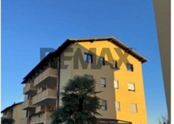 Edificio all\'aperto - Trilocale via Mora e Gibin
 
98, Borgomanero - foto 2