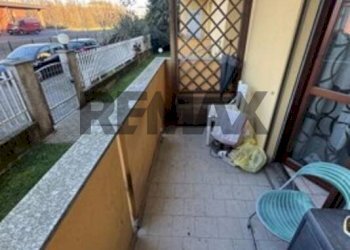 Balcone - Trilocale via Mora e Gibin
 
98, Borgomanero - foto 7