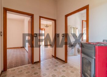Hall / corridoio - Casa semi indipendente via Fiume
 
52, Canino - foto 18