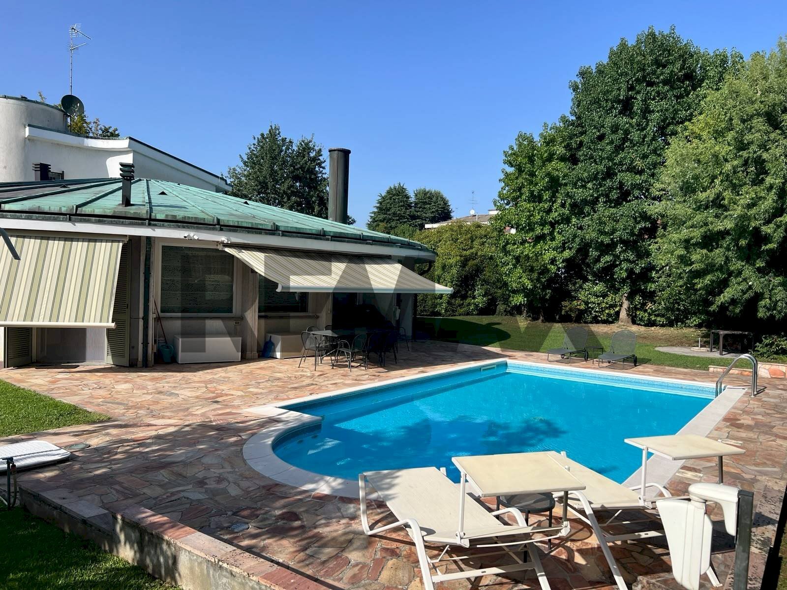 Piscina - Villa Via San Giuseppe
 
1, Bareggio - foto 1