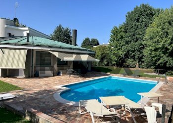 Piscina - Villa Via San Giuseppe
 
1, Bareggio - foto 1