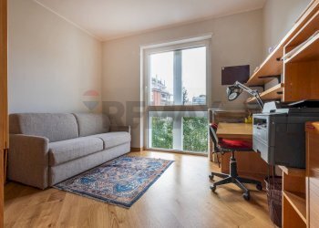 Cameretta / Studio - Appartamento Via Guido Gozzano
 
34, Busto Arsizio - foto 19